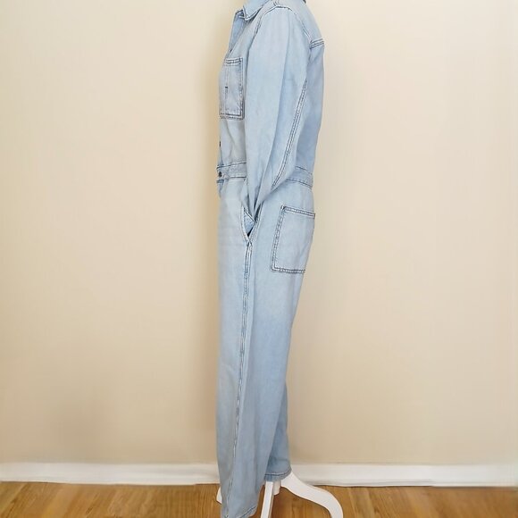 NWT Levi's Iconic Denim Jumpsuit Wide Leg Size Small Light Wash - Picture 6 of 12